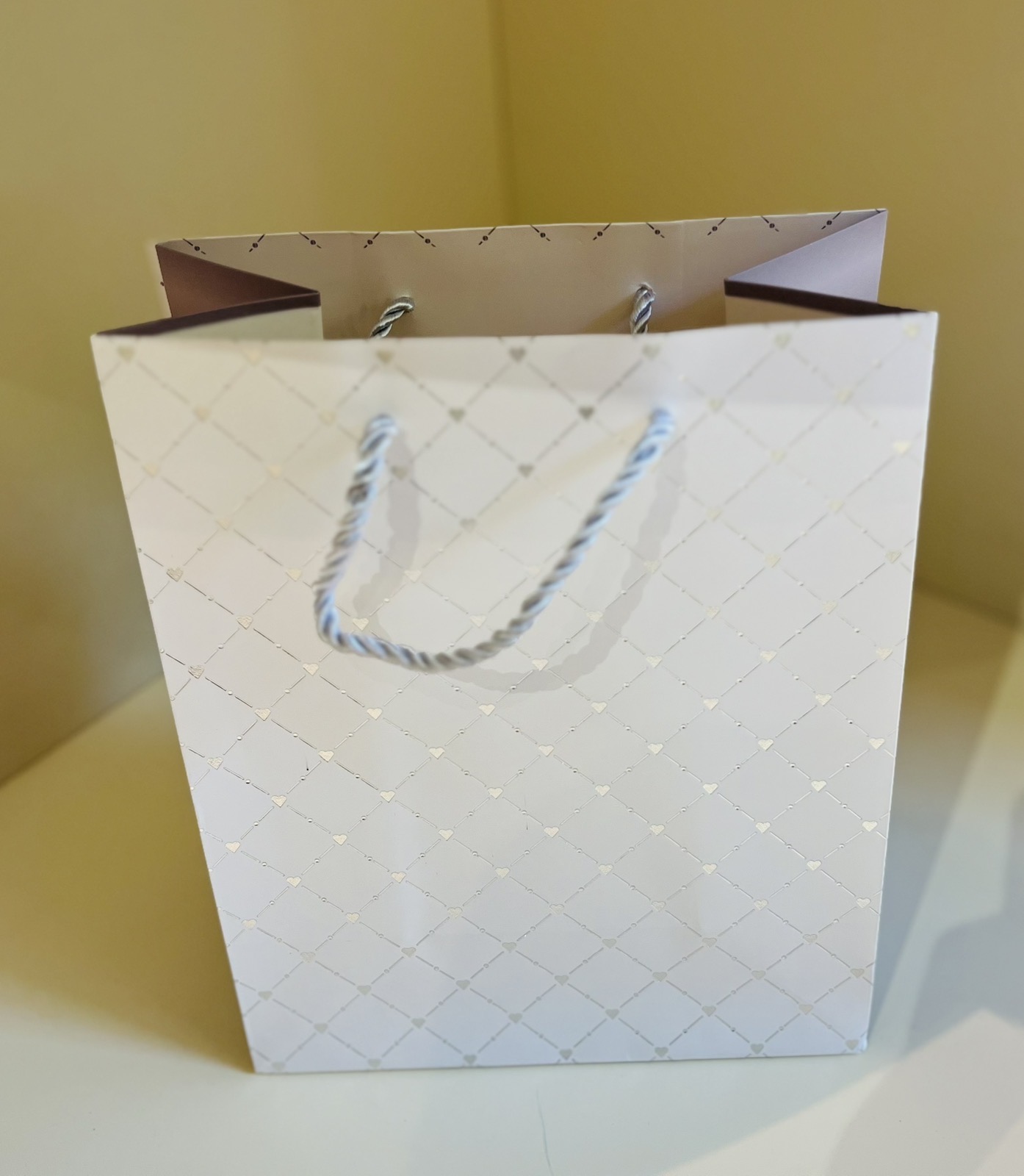 სასაჩუქრე ჩანთა - ზომა: 16*23*10 - 1