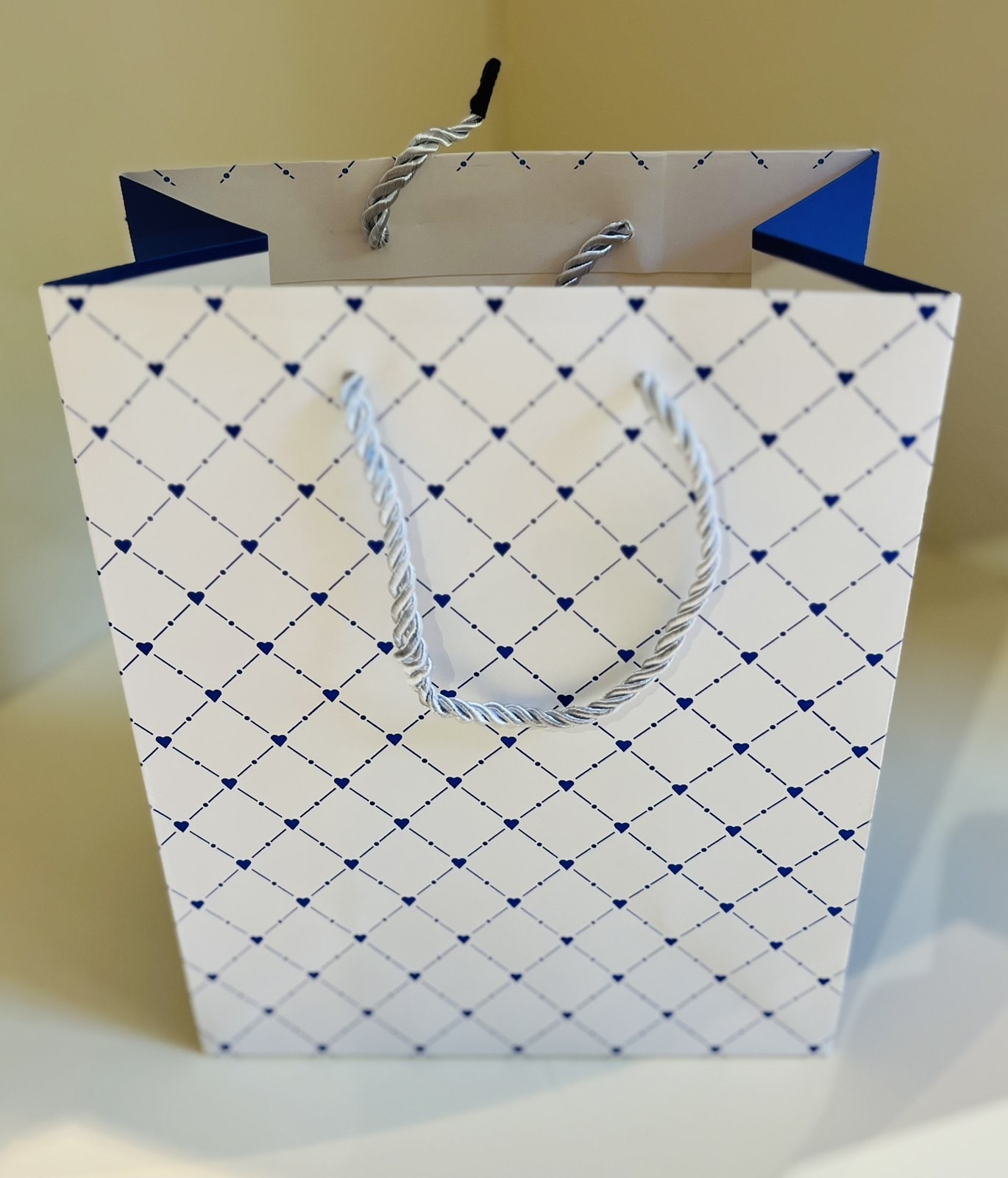 სასაჩუქრე ჩანთა - ზომა: 16*23*10 - 2