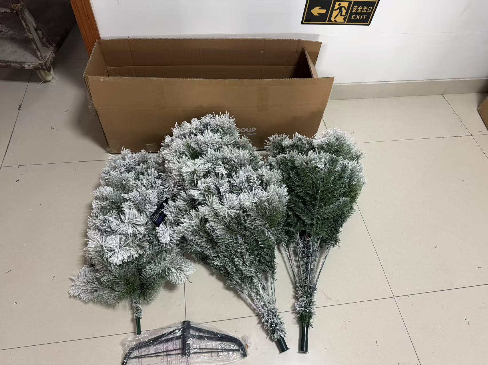 საახალწლო ნაძვის ხე (დათოვლილი) - 210 სმ. - 1